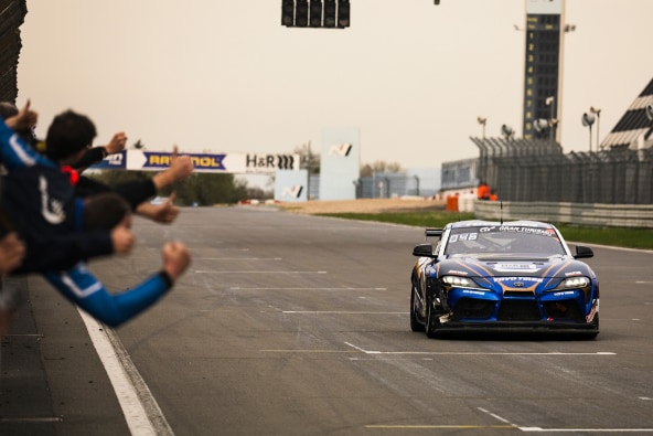 ニュルブルクリンク耐久シリーズ（NLS）でSP10クラスのシリーズチャンピオンを獲得